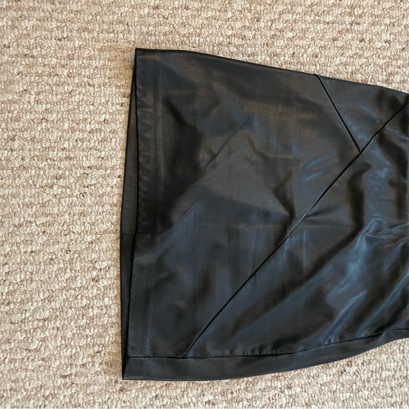 Two Medium Dynamite Skirts - Picture 2 of 10